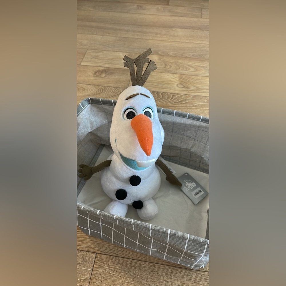 Olaf plush toy from Frozen brand new